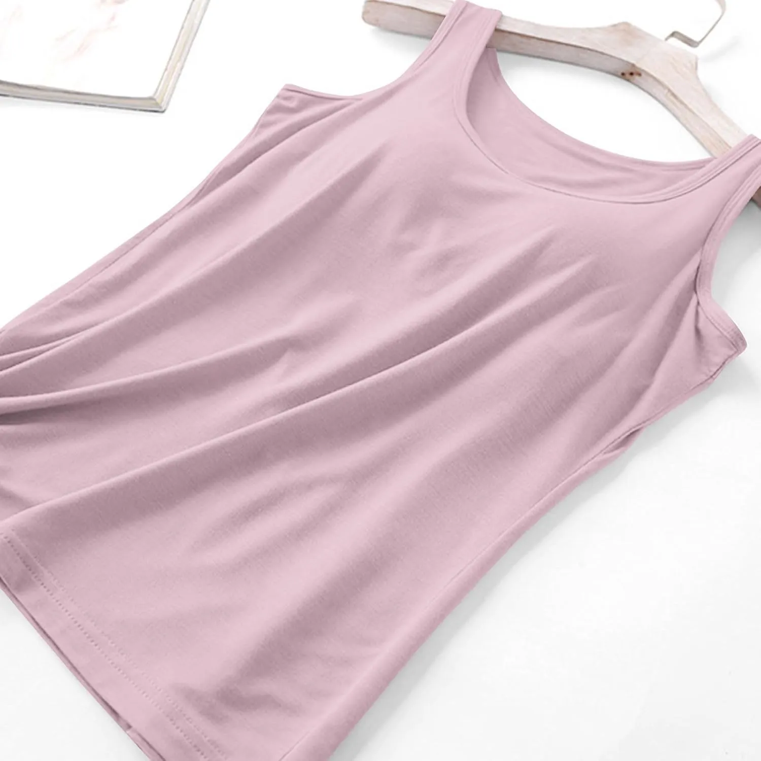 Womens Workout Tank Tops Cool-Dry Sleeveless Muscle Tank Tops Loose Fit Athletic Yoga Tops Running Shirts with Bras